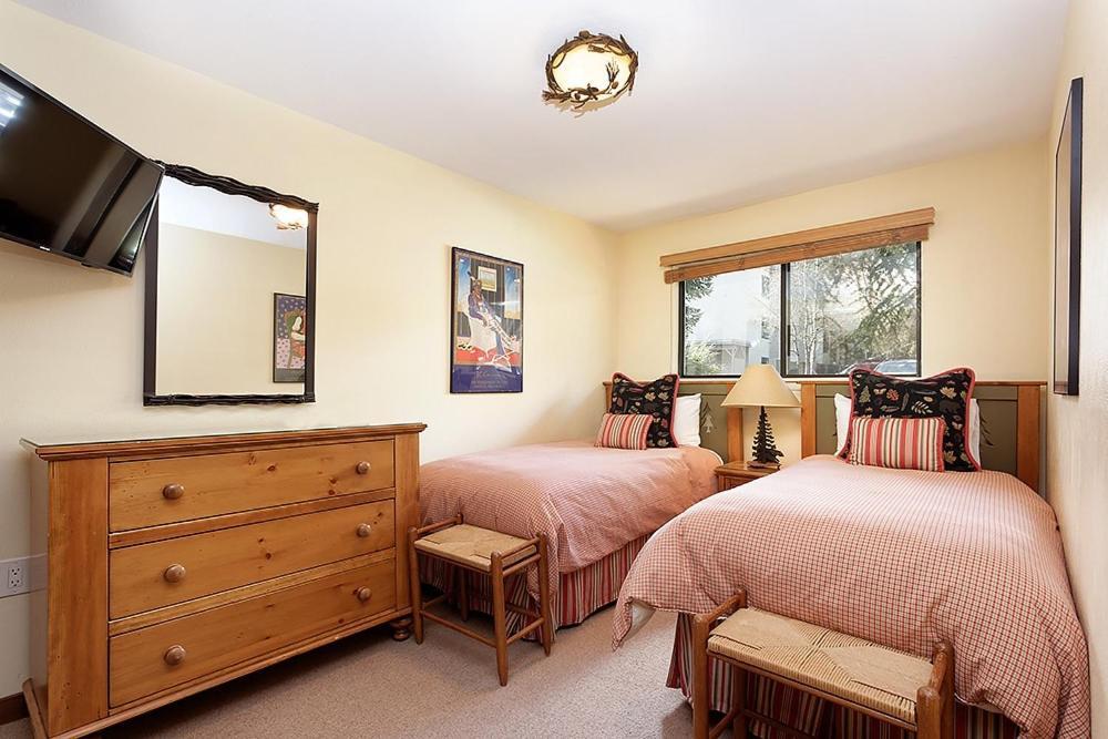 Townhouse East Unit 4, Townhouse In Downtown With Private Balcony Aspen