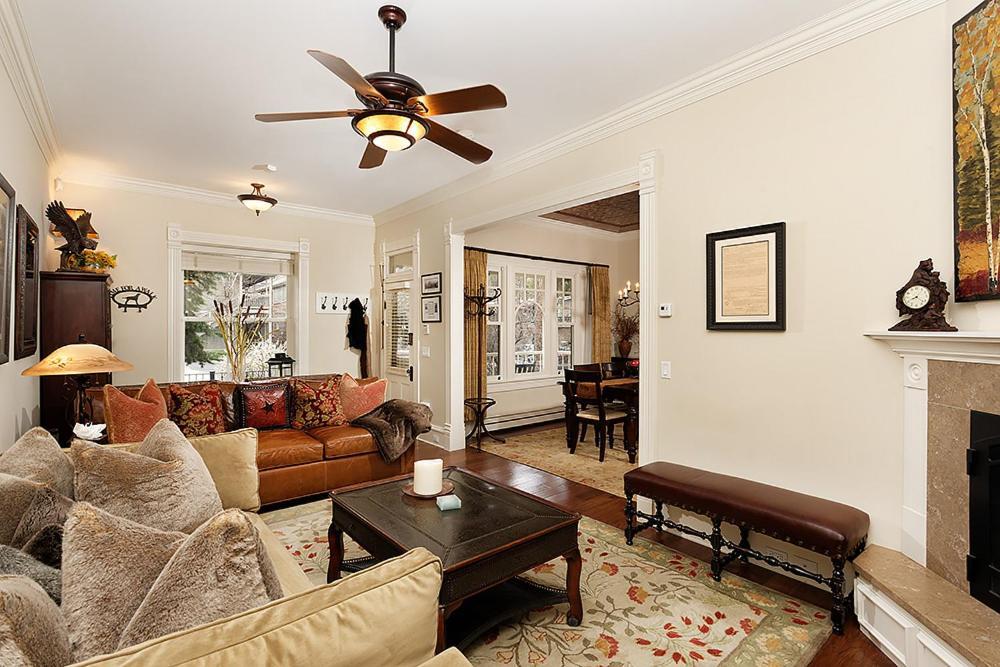 Little Jewel, Charming Private W/ Views Mountain & Bbq, 4 Blocks From The Gondola