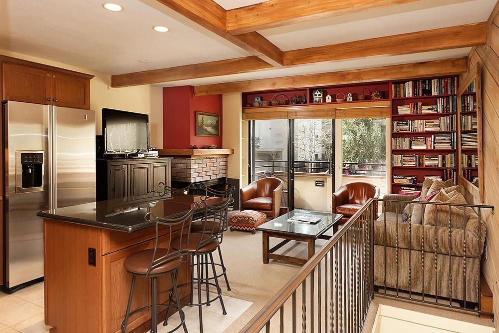 Townhouse East Unit 4, Townhouse In Downtown With Private Balcony Holiday home *