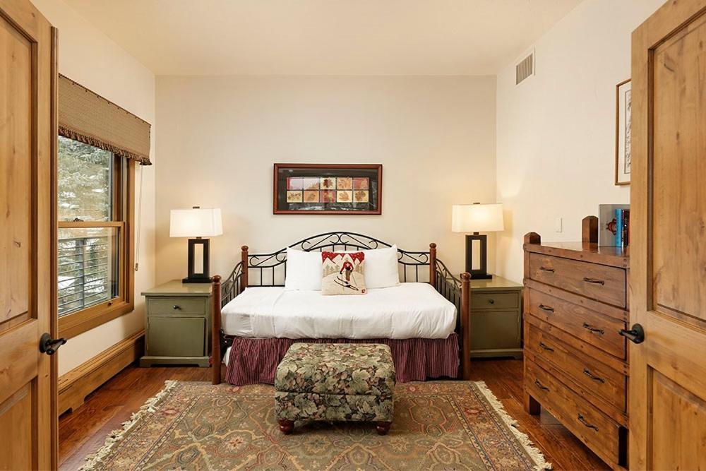 Durant Unit C5, With Bonus Den, Air Conditioning, And Spectacular Views