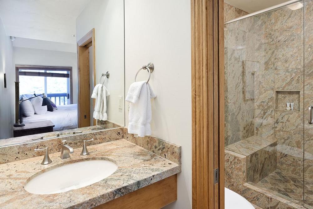 Holiday home Old Hundred Unit 104, Sunny, Corner Townhouse, Treetop Views, 3 Blocks To Mtn