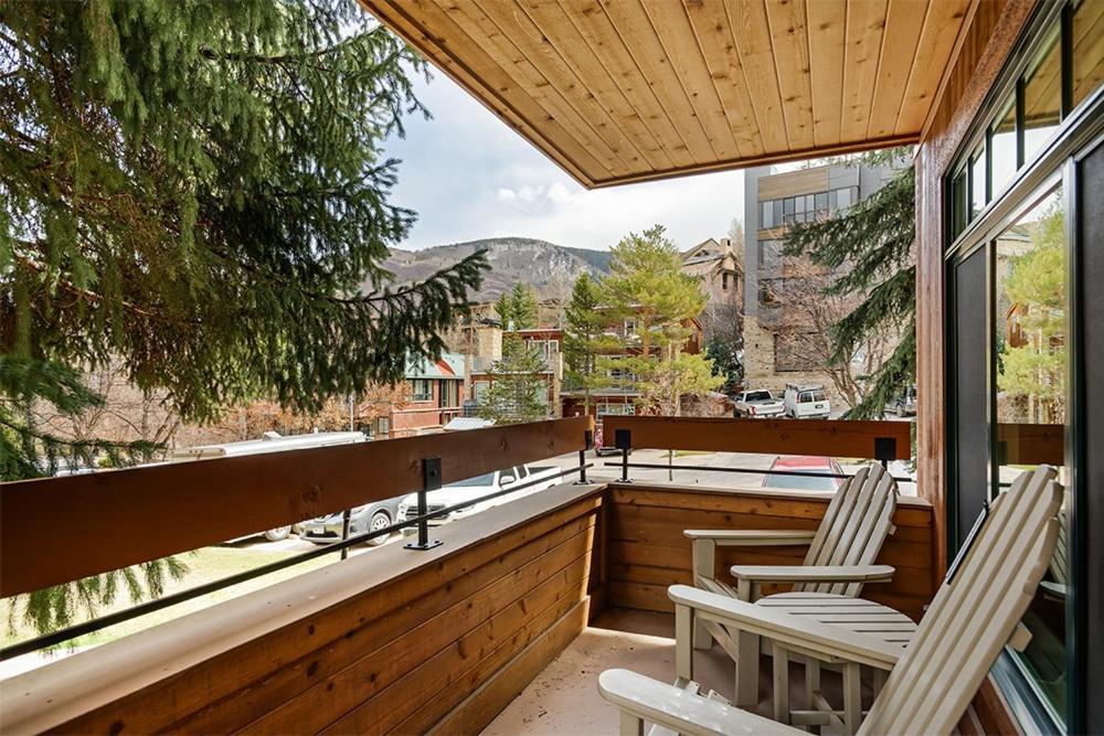 Fasching Haus Unit 180, Cozy, Deluxe With Private Deck, 2 Blocks From Downtown Aspen