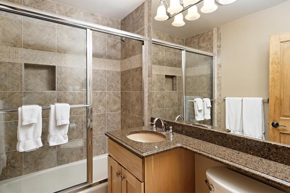 Fasching Haus Unit 180, Cozy, Deluxe With Private Deck, 2 Blocks From Downtown * Aspen