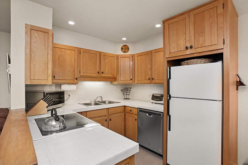 Silverglo Unit 308, Expansive 4 Bd Condo, Walking Distance To Town With Pool Access