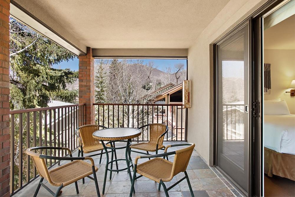 Holiday home Silverglo Unit 308, Expansive 4 Bd Condo, Walking Distance To Town With Pool Access Aspen