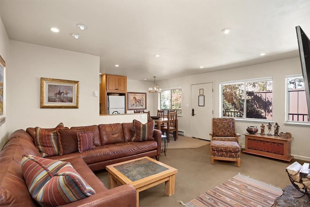 Silverglo Unit 308, Expansive 4 Bd Condo, Walking Distance To Town With Pool Access Aspen