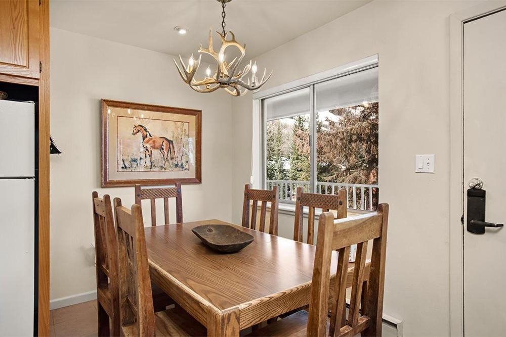Silverglo Unit 308, Expansive 4 Bd Condo, Walking Distance To Town With Pool Access Holiday home