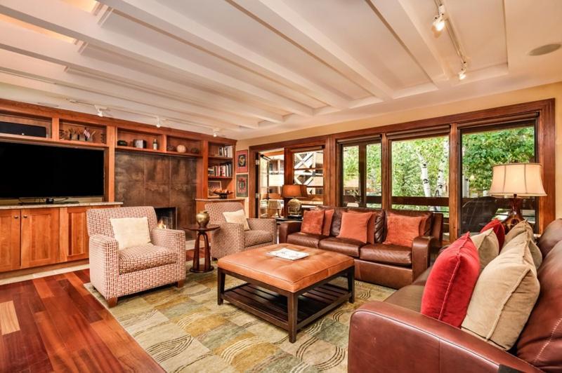 Fasching Haus Unit 10, Townhouse W/ Private Deck, Great Views, 2 Blocks To Downtown Holiday home