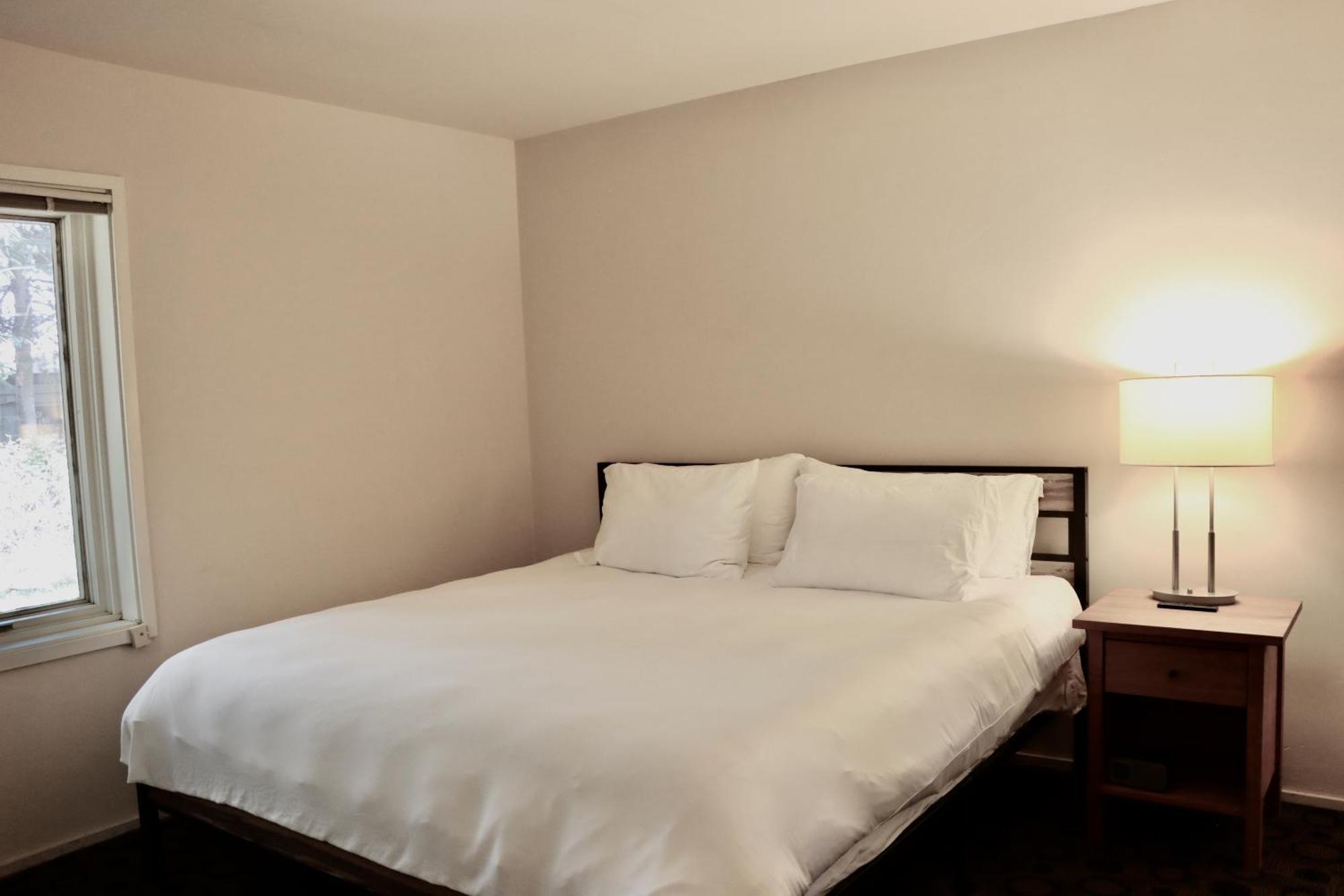 West End Sanctuary 4878 Sf. Holiday home *
