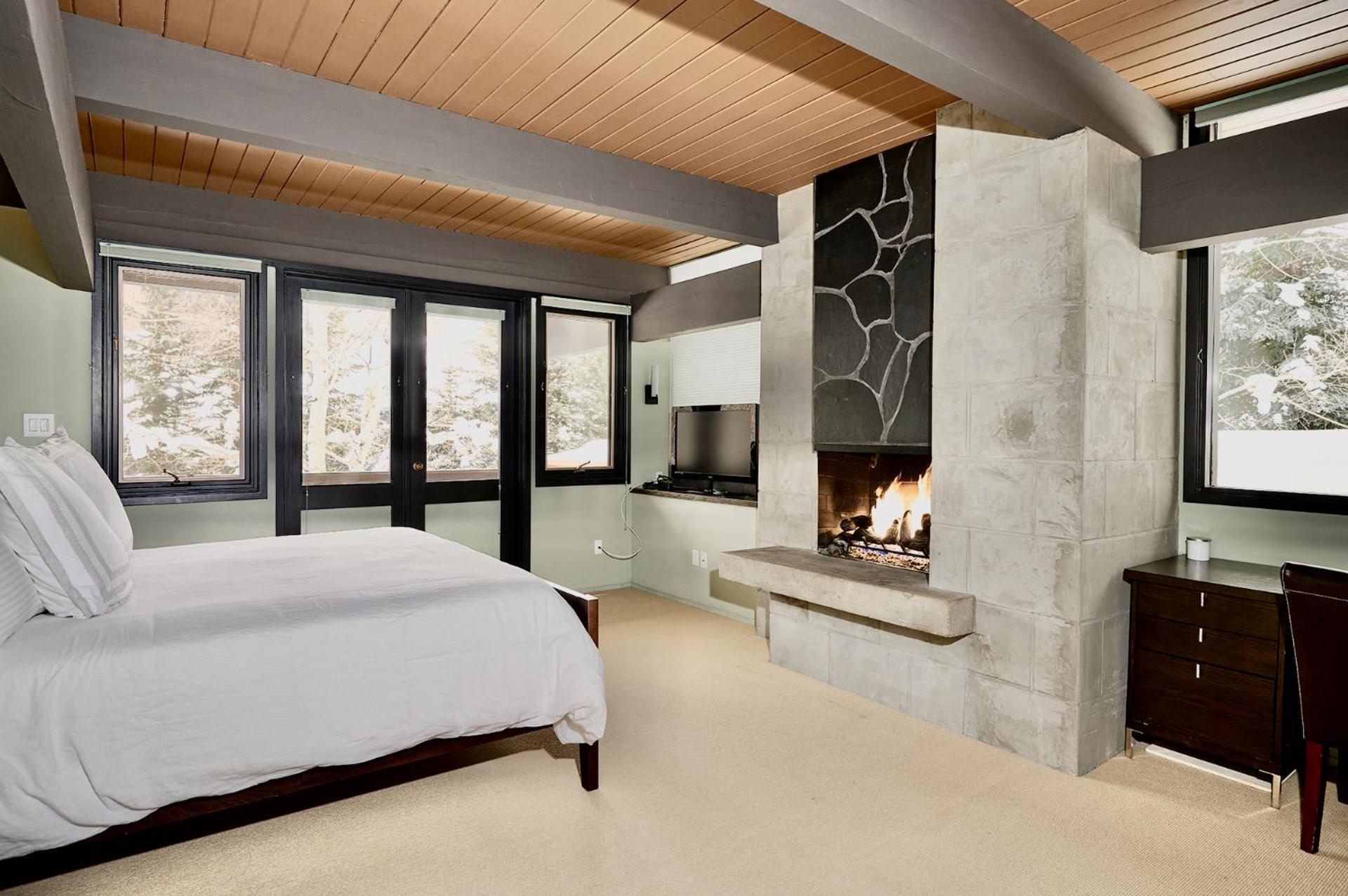West End Sanctuary 4878 Sf.