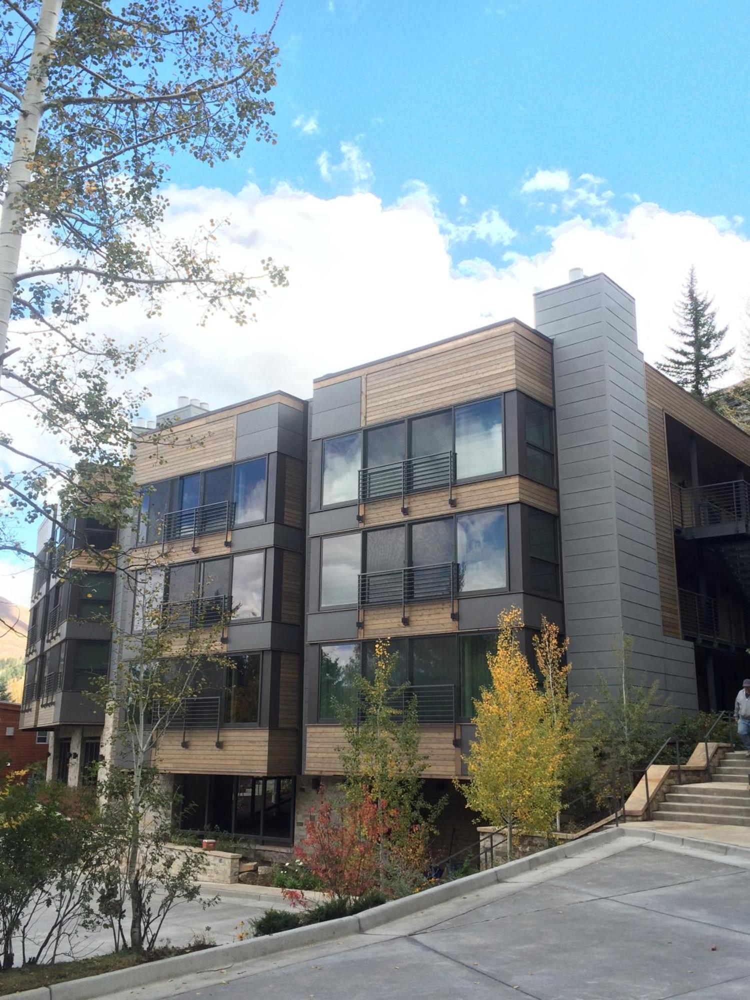 Durant Unit C2, With Designer Finishes, Great Views & Location Holiday home Aspen