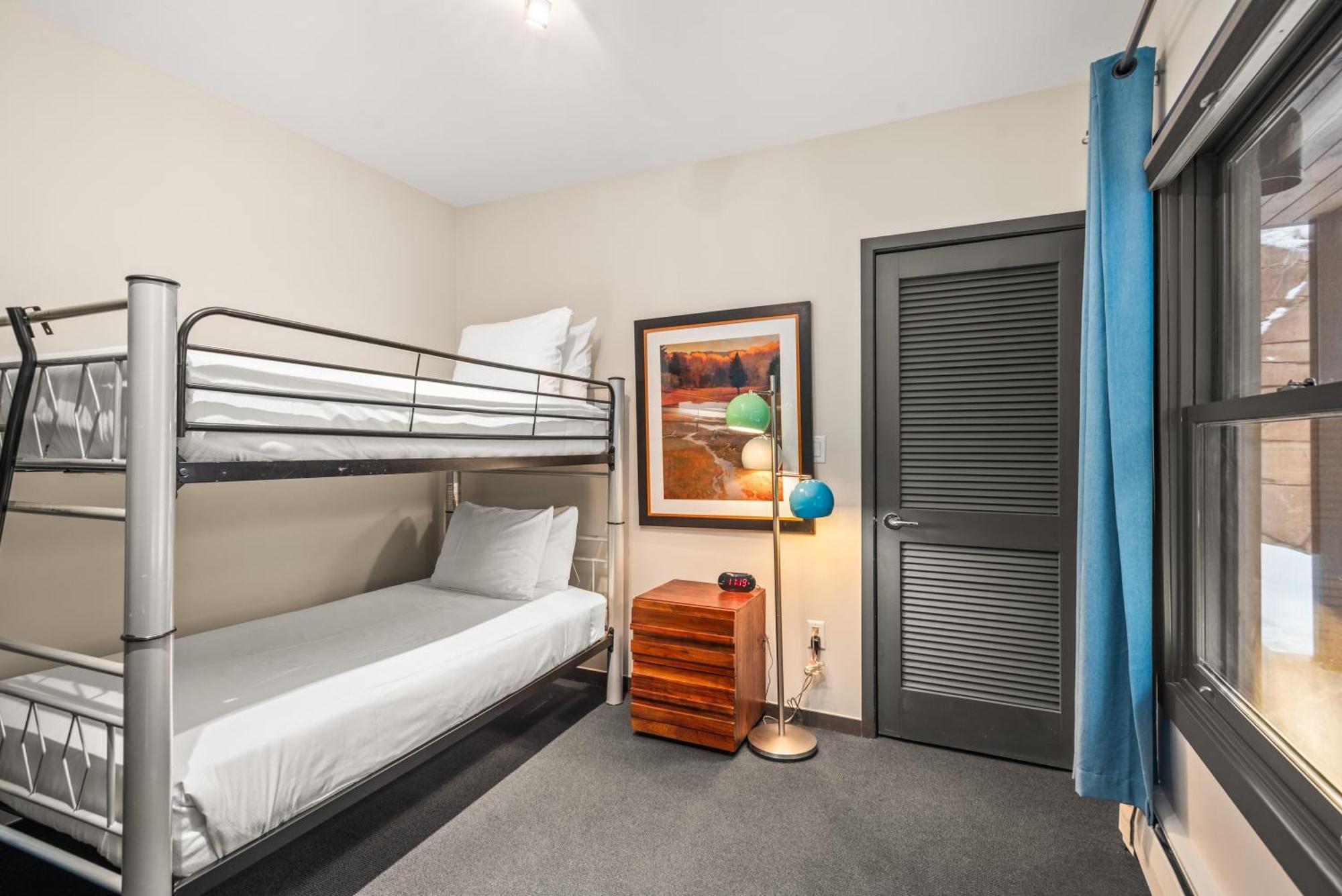 Durant Unit C2, With Designer Finishes, Great Views & Location *