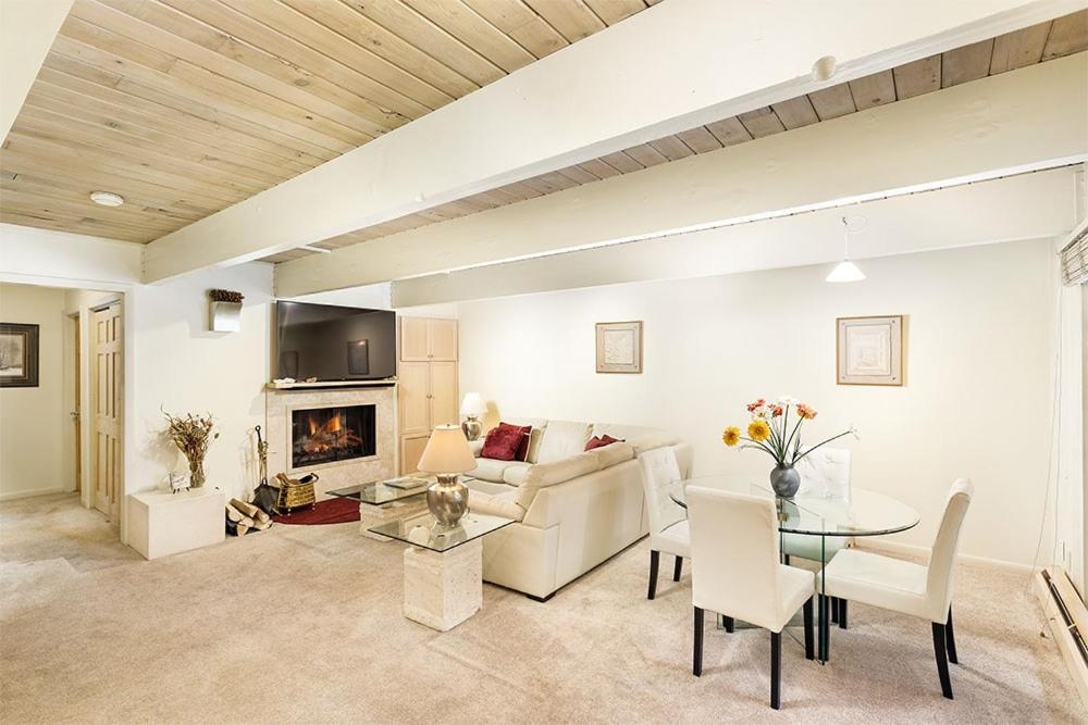 Chateau Chaumont Unit 9, Second-floor Corner With Prime Location In Holiday home Aspen