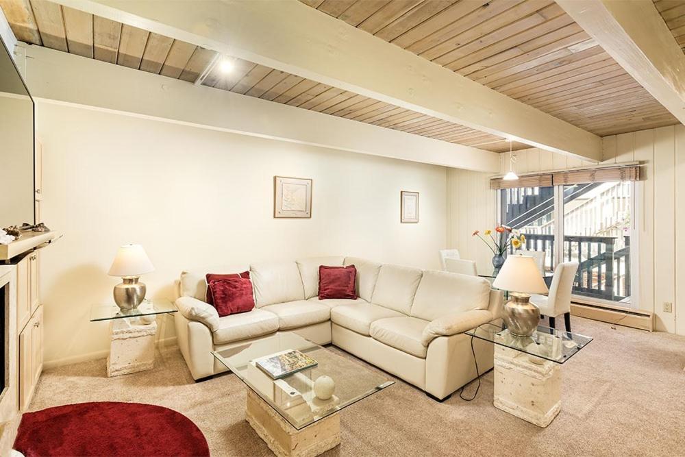 Chateau Chaumont Unit 9, Second-floor Corner With Prime Location In * Aspen