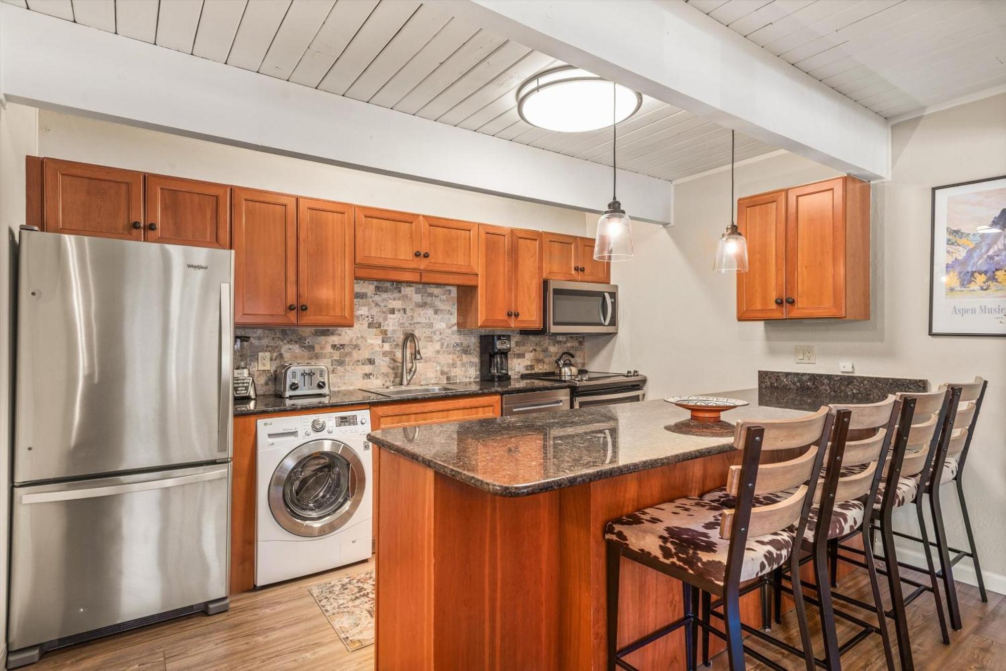 Holiday home Chateau Chaumont Unit 5, With Prime Location, 1 Block To Mountain Aspen