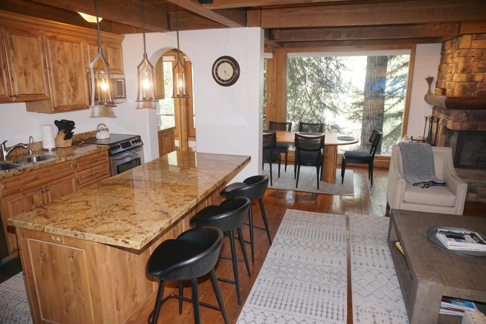 Apartment 1034 Cooper Ave E #25a *