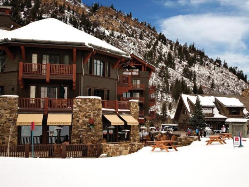 Ritz-carlton 3 Bedroom Apartment *