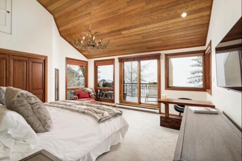 Snowmass Woodrun V 2 Bedroom In, Out Mountain In The Heart Of Snowmass Village