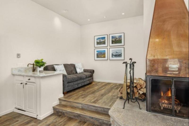 Apartment Snowmass Woodrun V 2 Bedroom In, Out Mountain In The Heart Of Snowmass Village Aspen