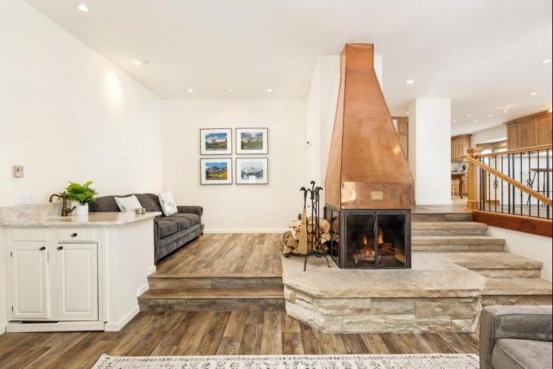 Apartment Snowmass Woodrun V 2 Bedroom In, Out Mountain In The Heart Of Snowmass Village Aspen