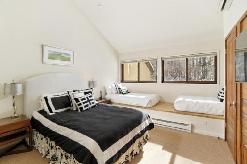 Apartment Snowmass Woodrun V 3 Bedroom In, Out Mountain In The Heart Of Snowmass Village