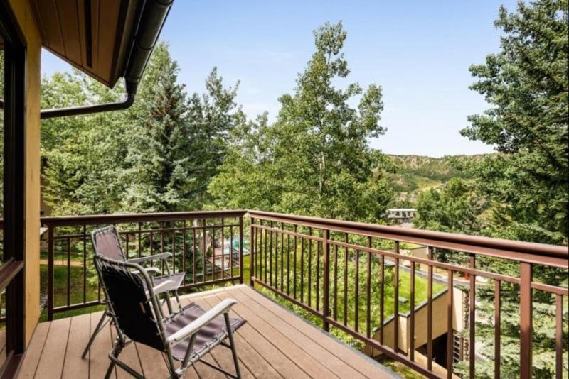 Slope-side Luxury: Two-bedroom Retreat With Hot Tub