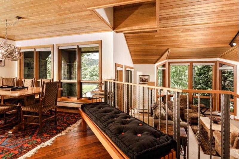 Slope-side Luxury: Two-bedroom Retreat With Hot Tub Holiday home