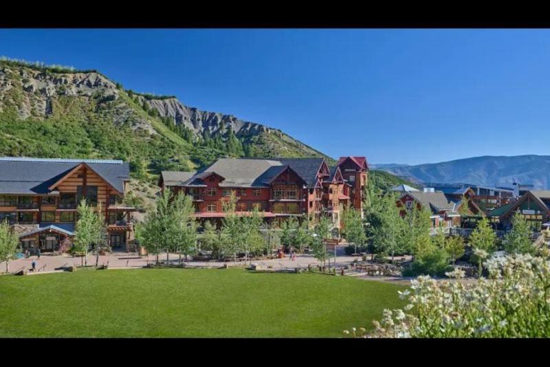 Apartment Snowmass Mountain Lodge: Luxury Ski-in/ski-out