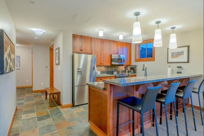 Snowmass Mountain Lodge: Luxury Ski-in/ski-out Aspen