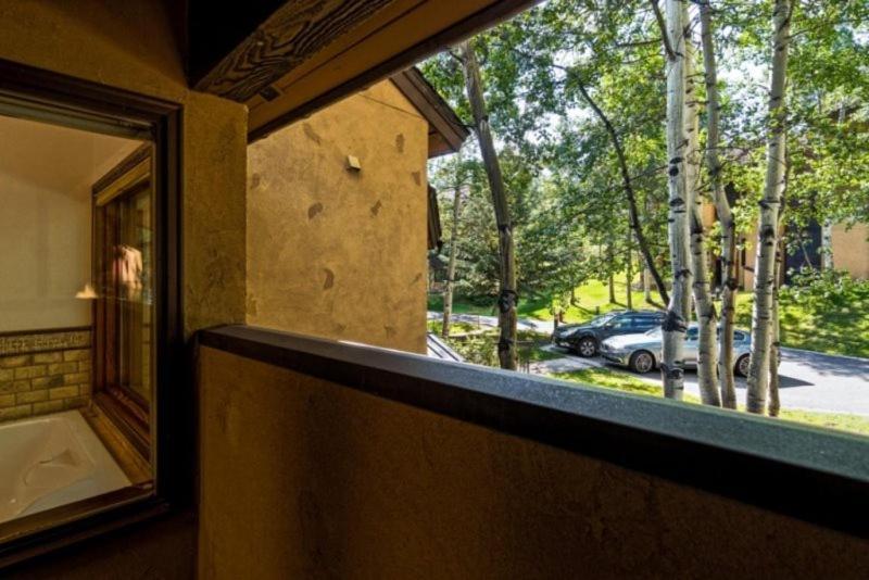 Premier In, Out 2 Bedroom Colorado Vacation Steps From The Slopes With Hot Tub And Pool Aspen