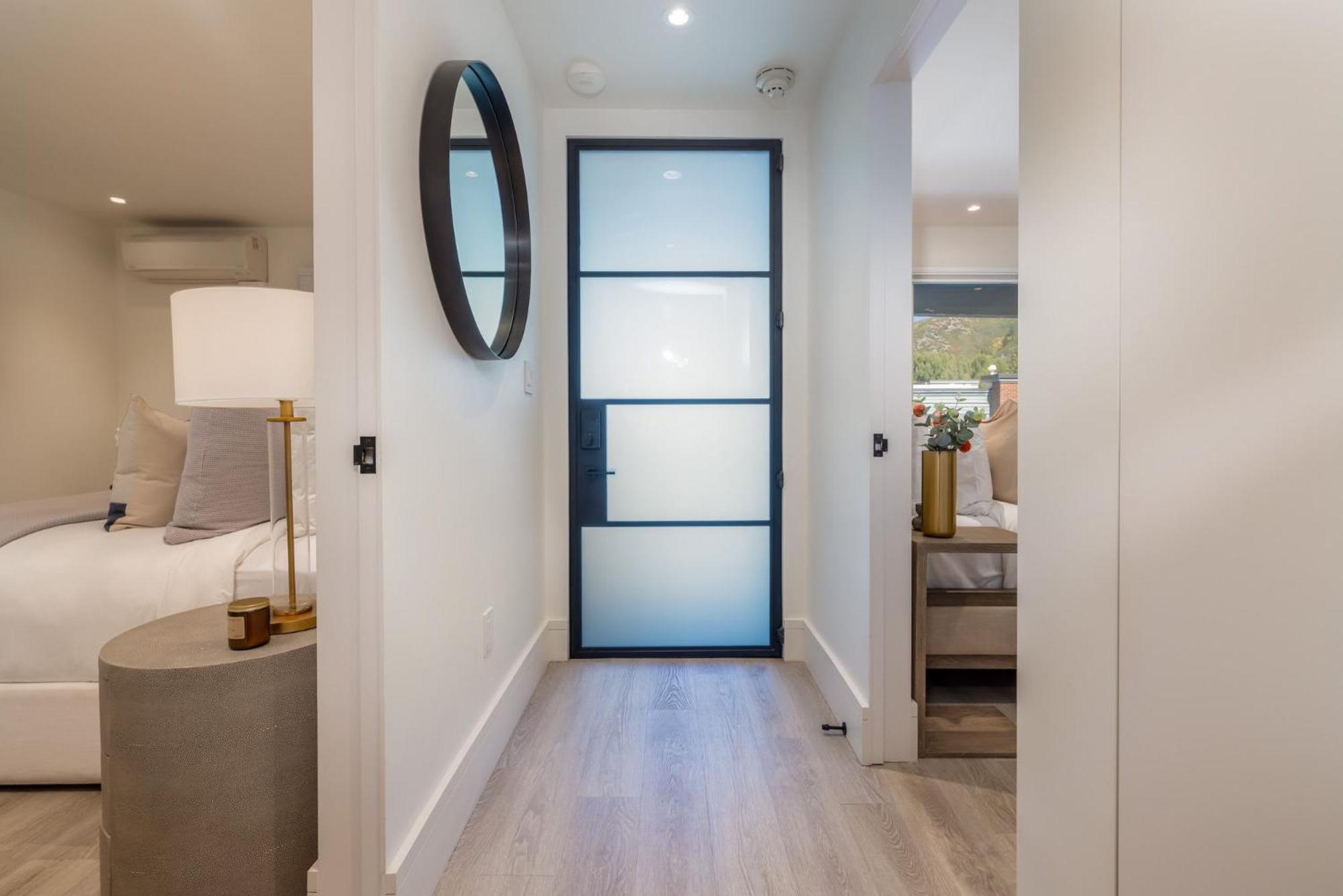 Renovated 2br - Walk To Gondola *