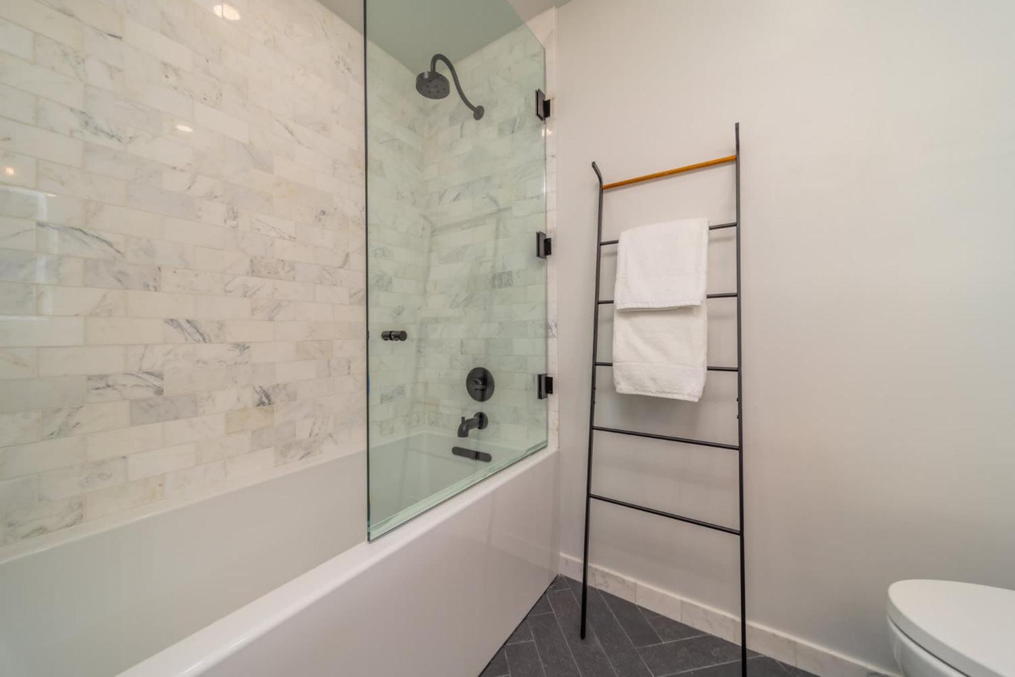 Apartment New Listing Renovated 3br With Ac & Pool Aspen
