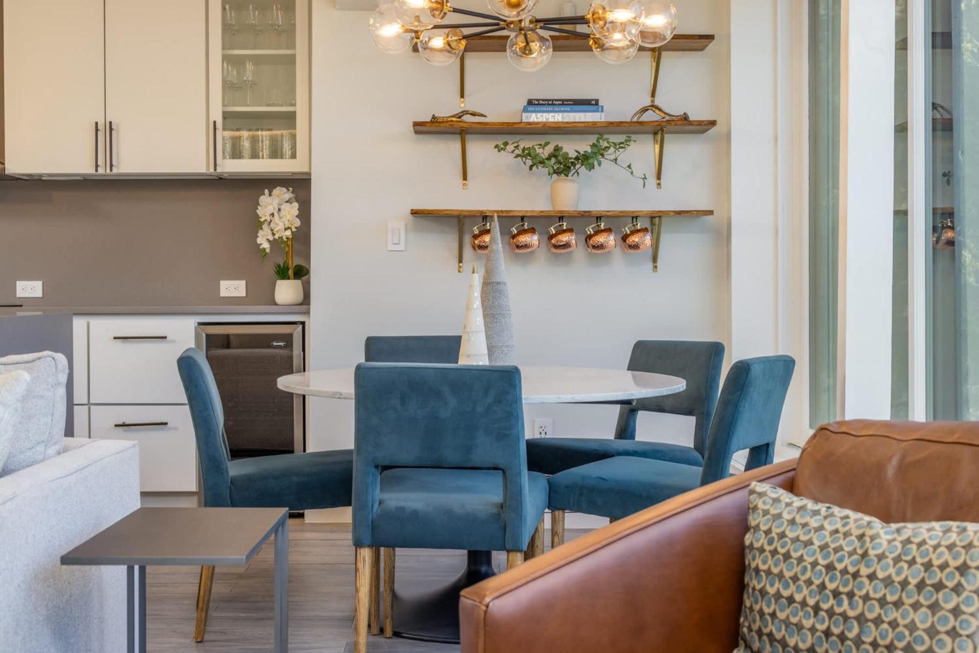 Apartment New Listing Renovated 3br With Ac & Pool Aspen
