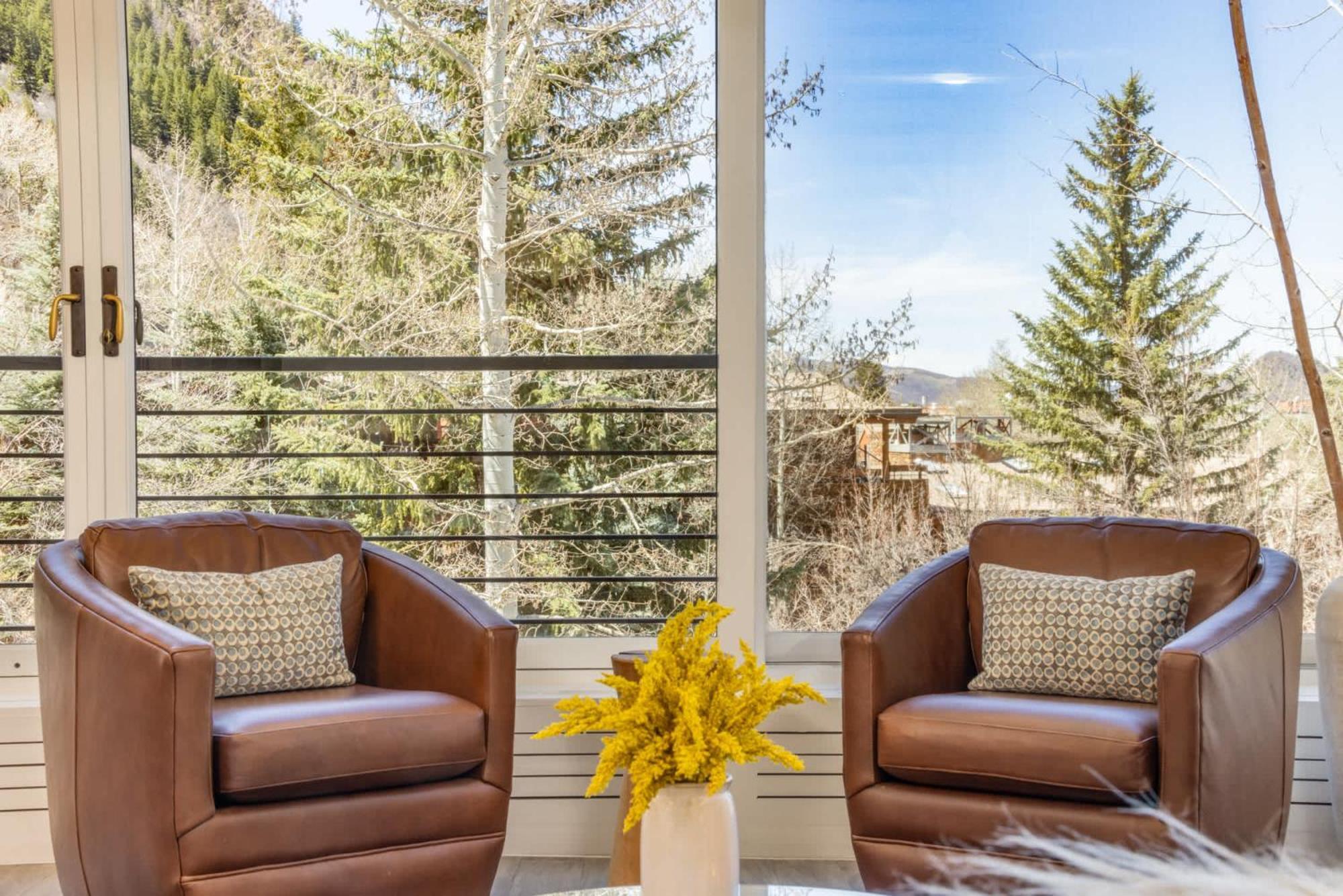 New Listing Renovated 3br With Ac & Pool *