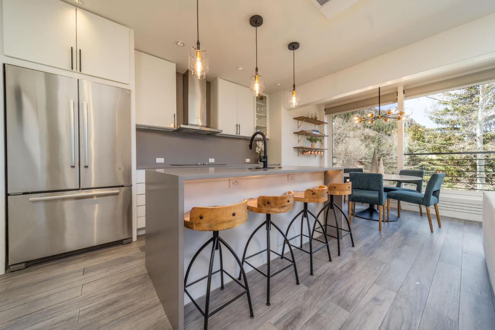 New Listing Renovated 3br With Ac & Pool