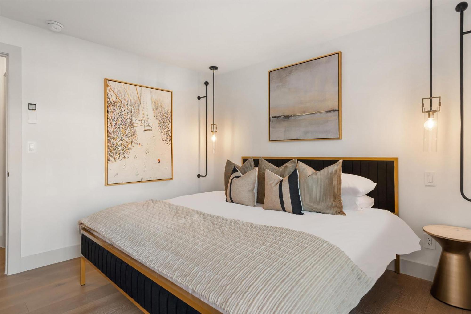 New Listing Renovated 2 Bedroom W Ac