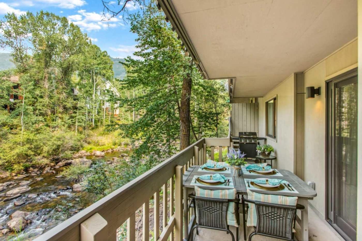Holiday home Designer 2 Bedroom On River With Pool - Walk To Town! *