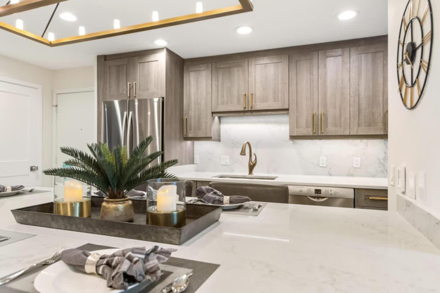 Designer 2 Bedroom On River With Pool - Walk To Town! Aspen