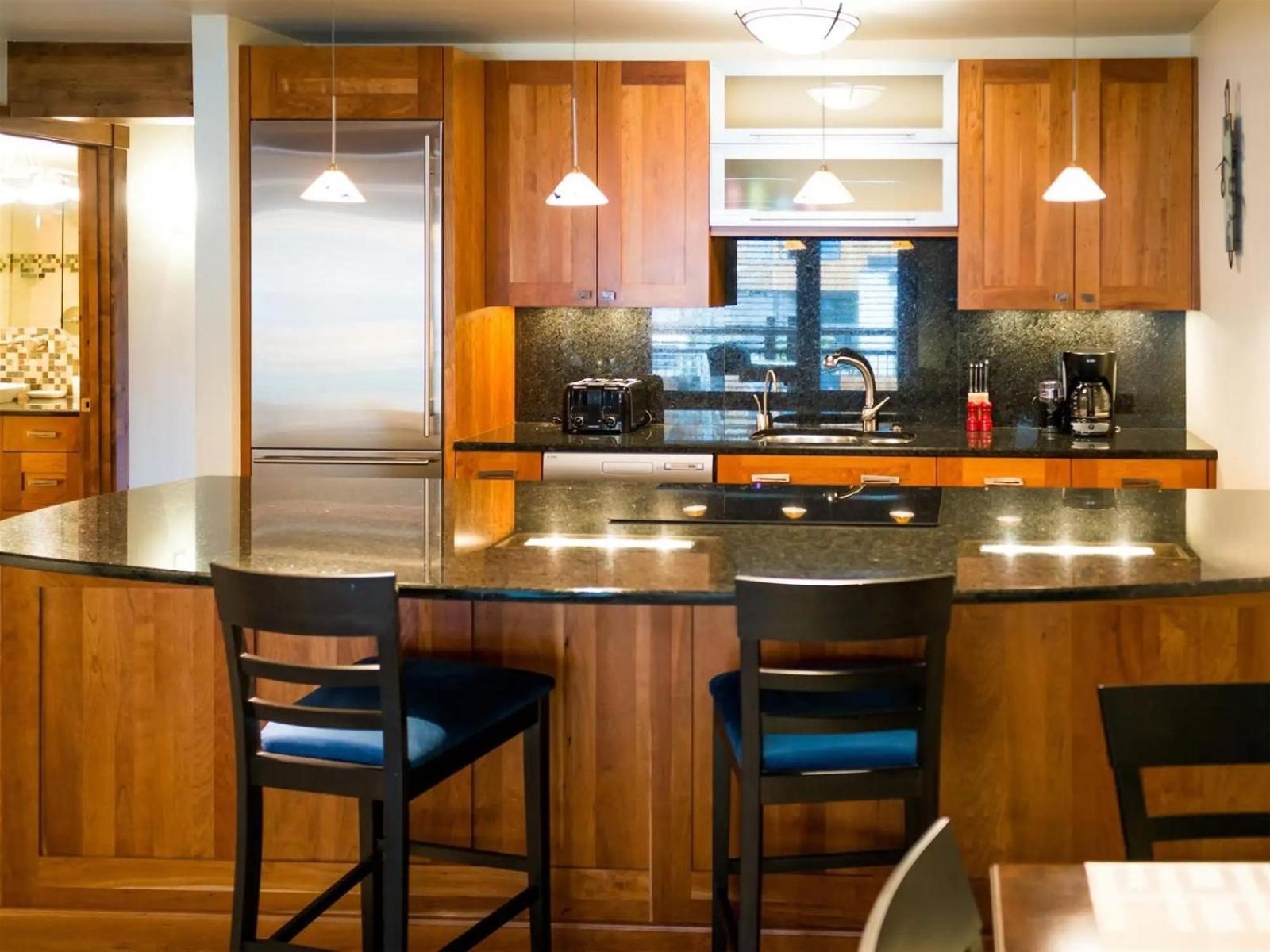 Cozy 1 Bedroom In Heart Of Town - Just 3 Blocks To Silver Queen Gondola