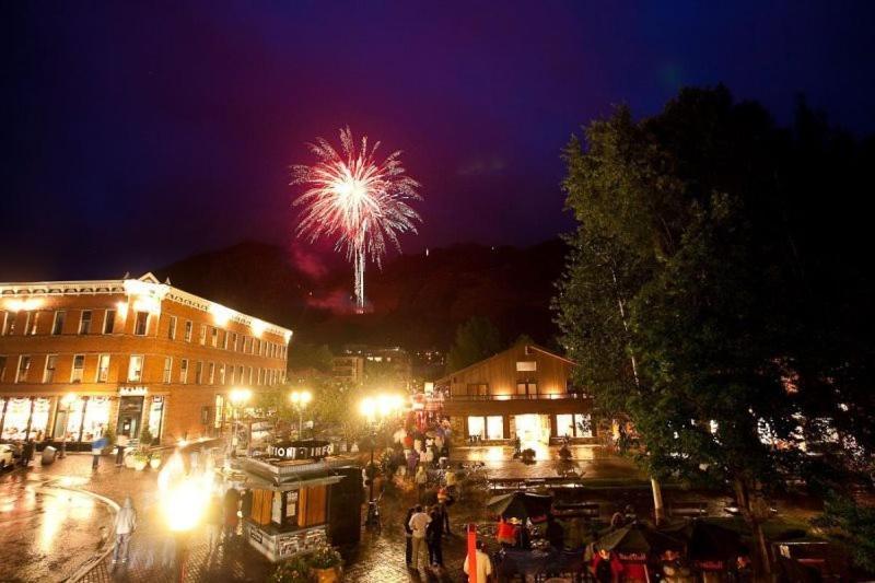 2 Bedroom At Historic Lift 1a In Downtown Apartment Aspen