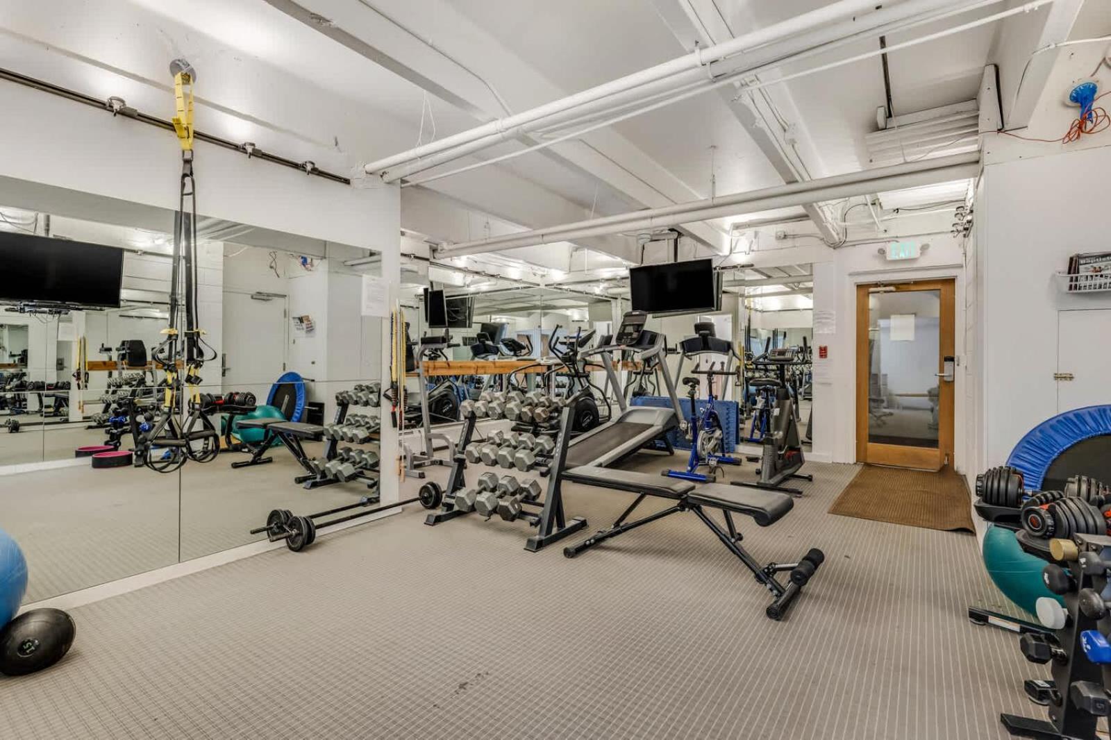 New Listing 3br 3ba - Steps To Gondola Apartment