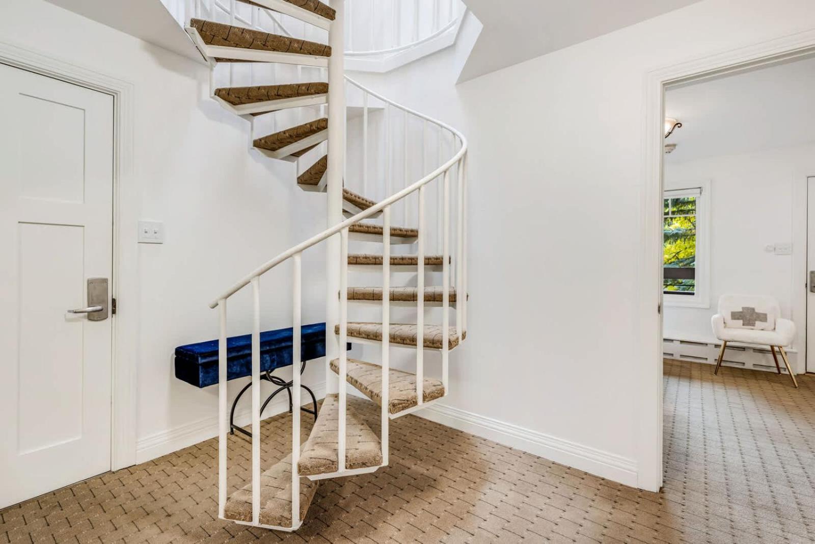 New Listing 3br 3ba - Steps To Gondola Apartment *