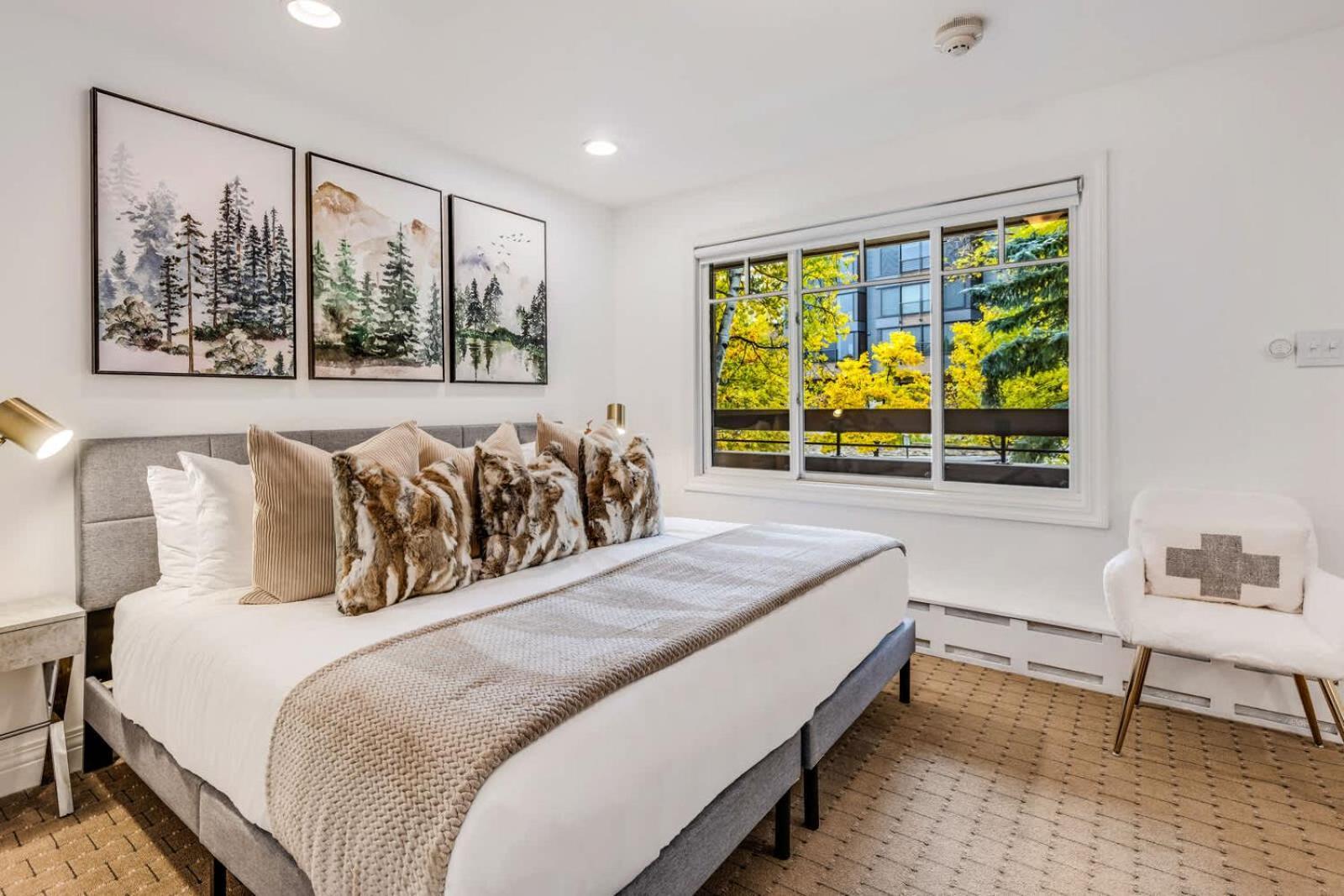 Apartment New Listing 3br 3ba - Steps To Gondola *