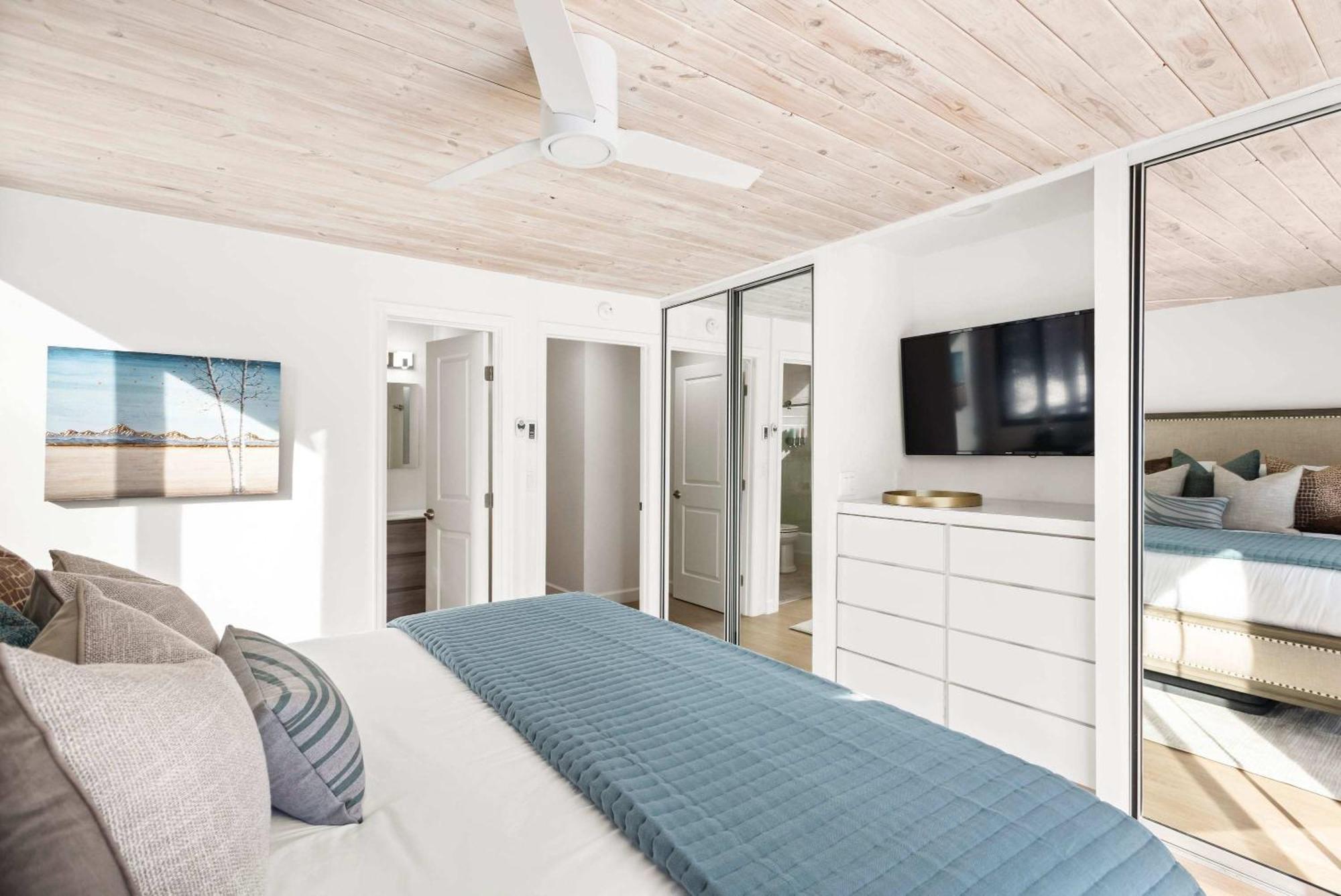 Renovated Riverfront 3 Bedroom 2 Ba With Pool - Walk To Town! *