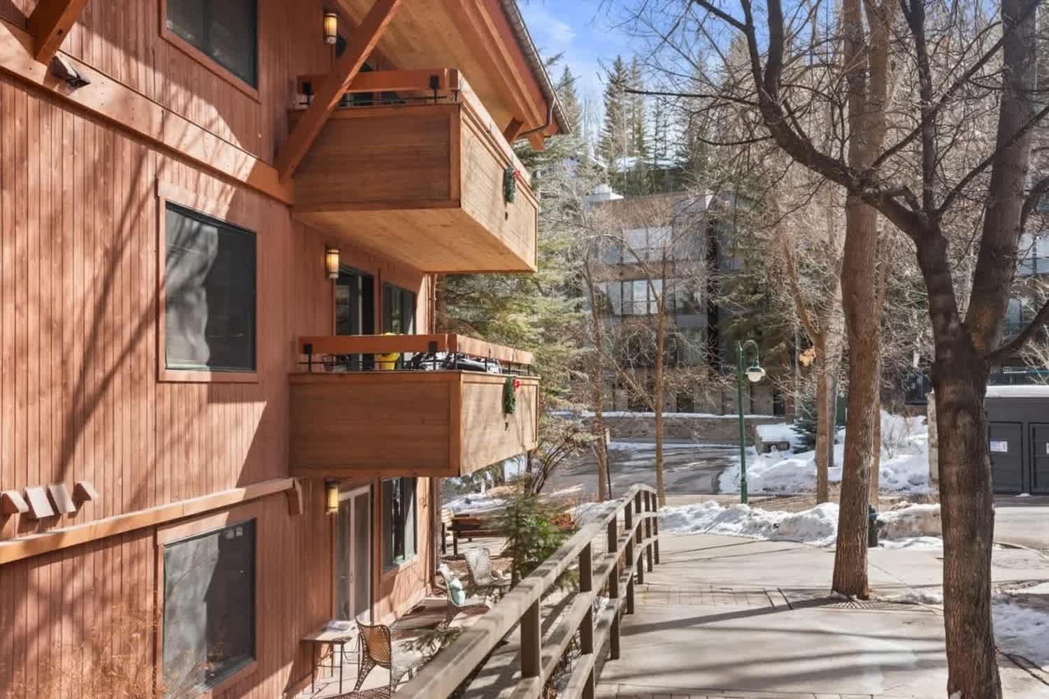 New Listing 3 Bedroom 3 Ba Near Gondola