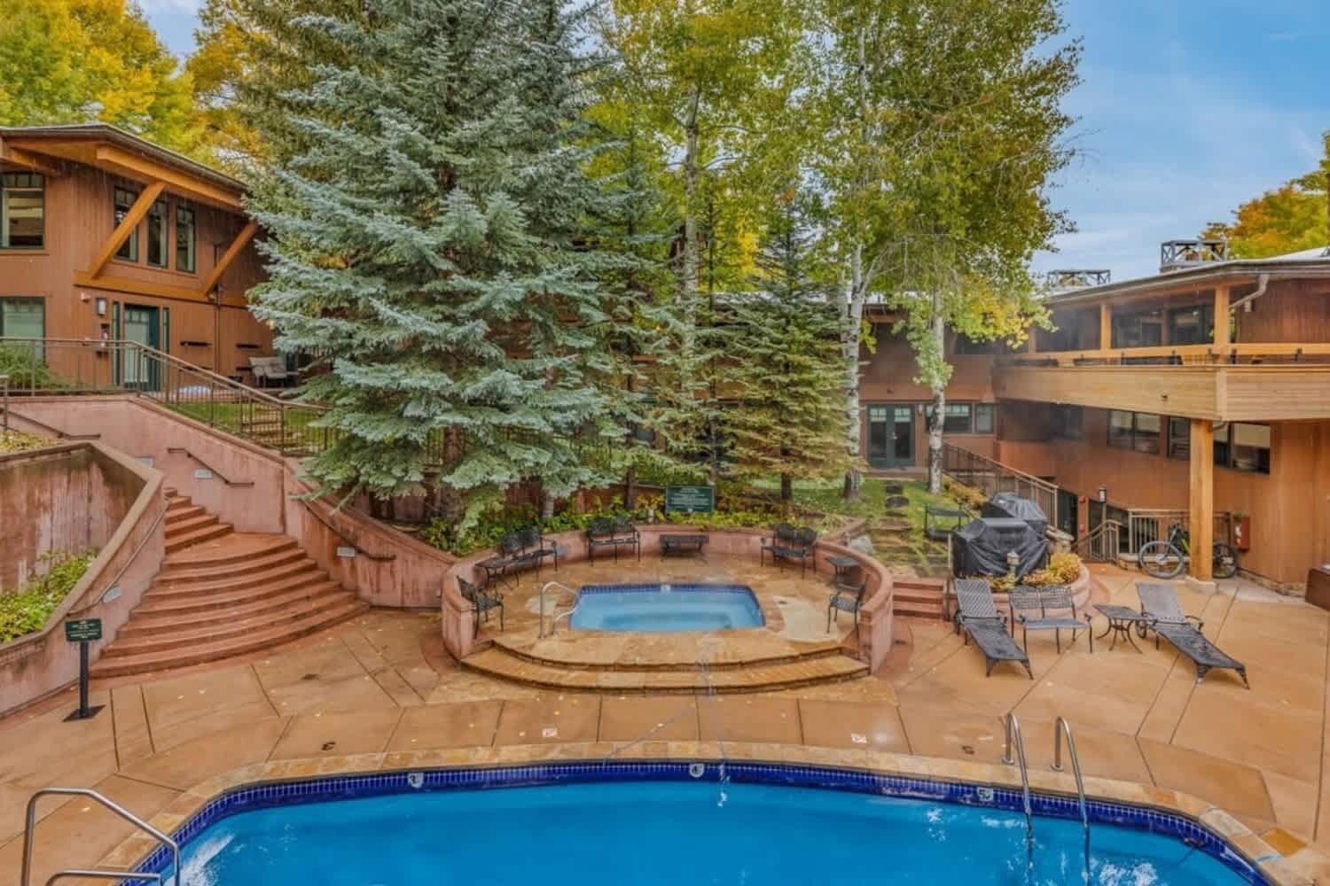 New Listing 3 Bedroom 3 Ba Near Gondola *