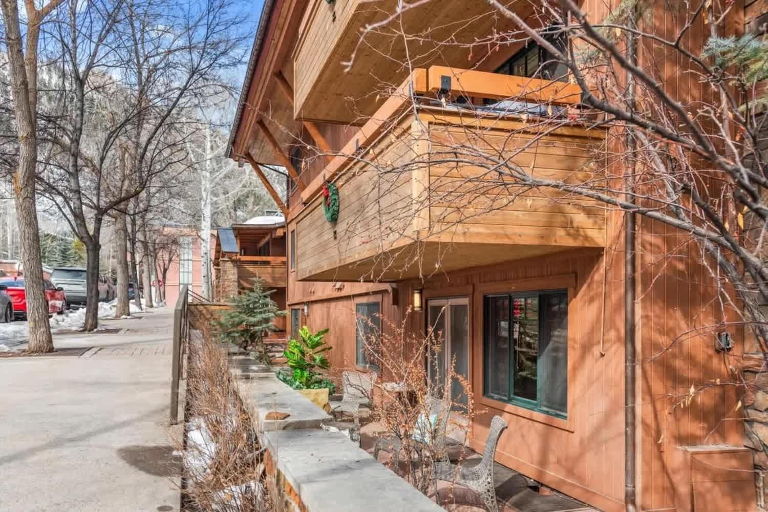 New Listing 3 Bedroom 3 Ba Near Gondola