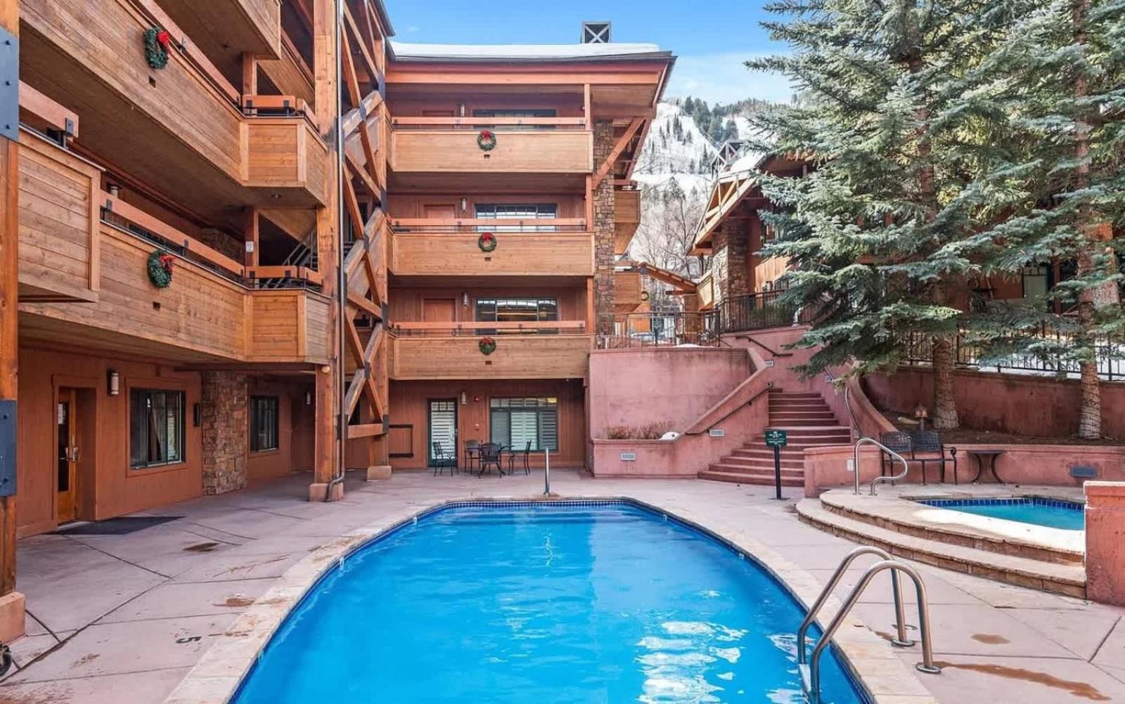 New Listing 3 Bedroom 3 Ba Near Gondola Apartment Aspen