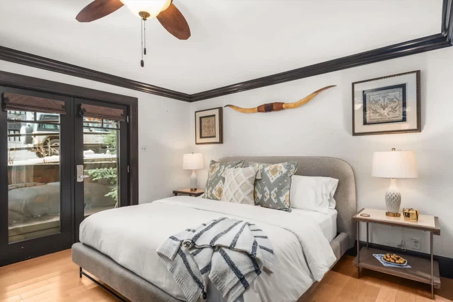 New Listing 3 Bedroom 3 Ba Near Gondola Apartment *