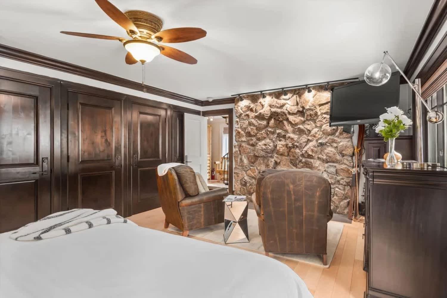 New Listing 3 Bedroom 3 Ba Near Gondola *